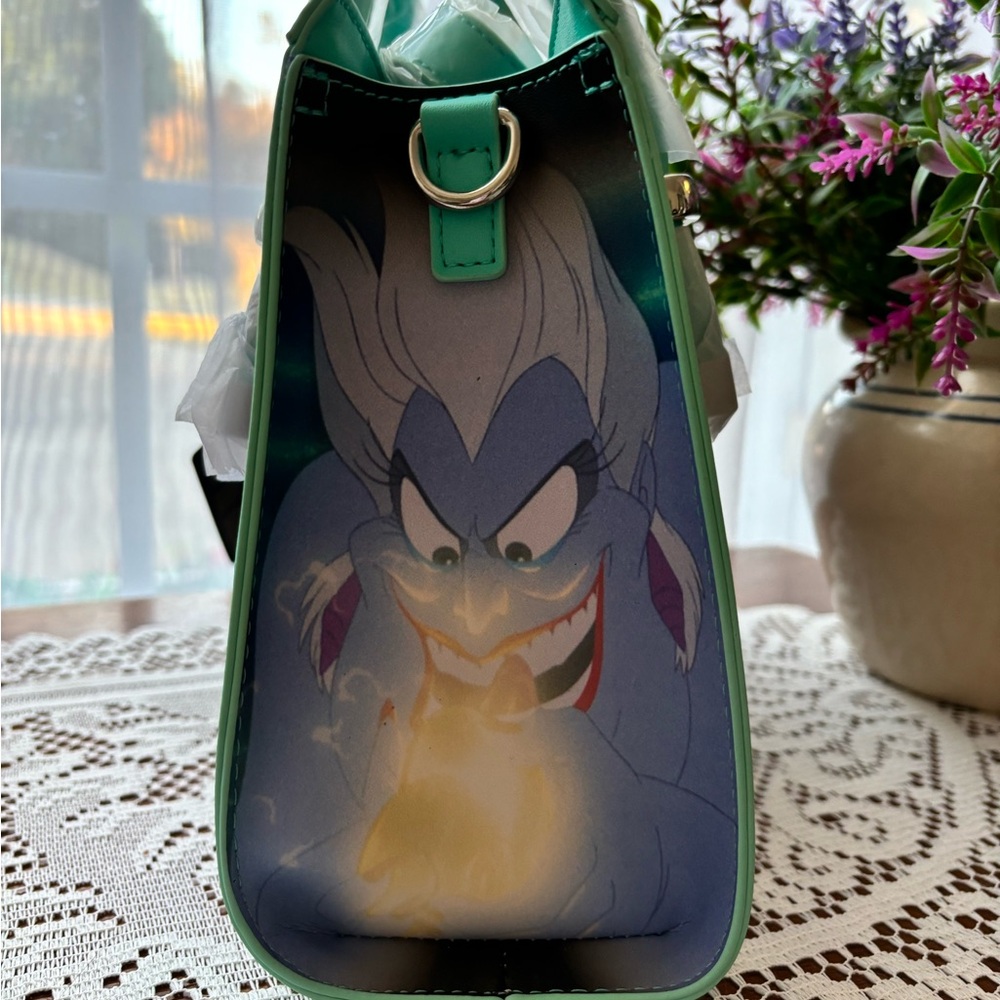 NWT-Disney Loungefly The Little Mermaid Princess Scenes Crossbody Bag - Picture 4 of 7